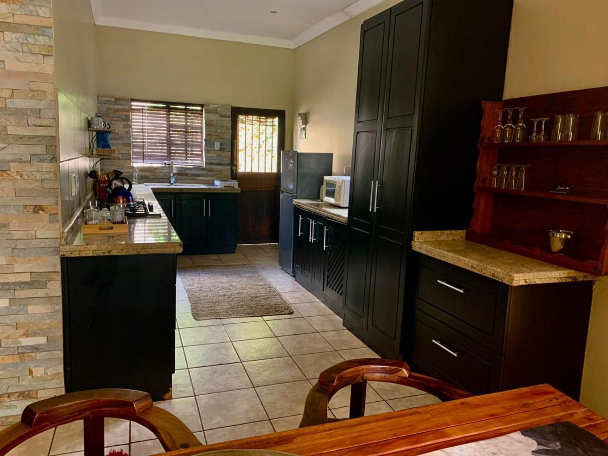 Douglas Villas Tzaneen Bagian luar foto