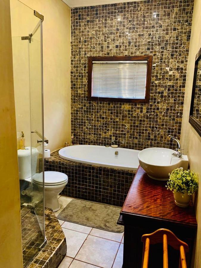 Douglas Villas Tzaneen Bagian luar foto