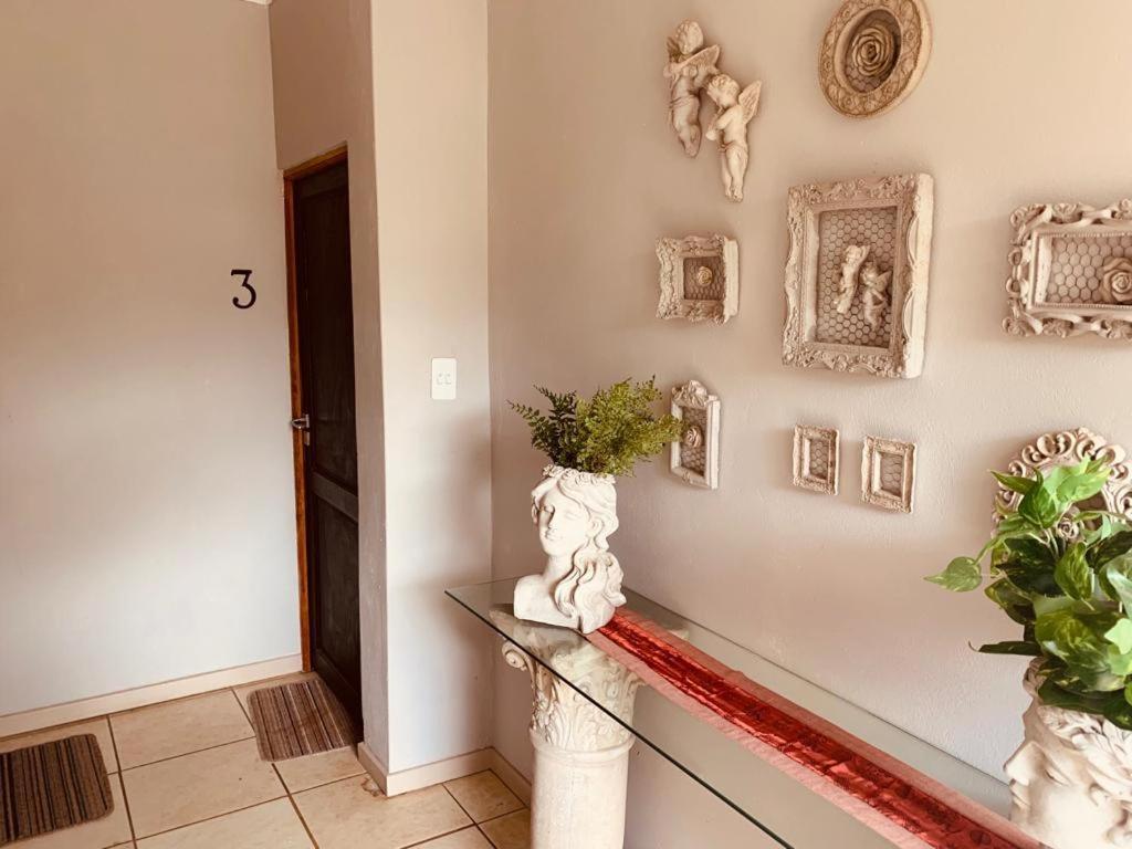 Douglas Villas Tzaneen Bagian luar foto