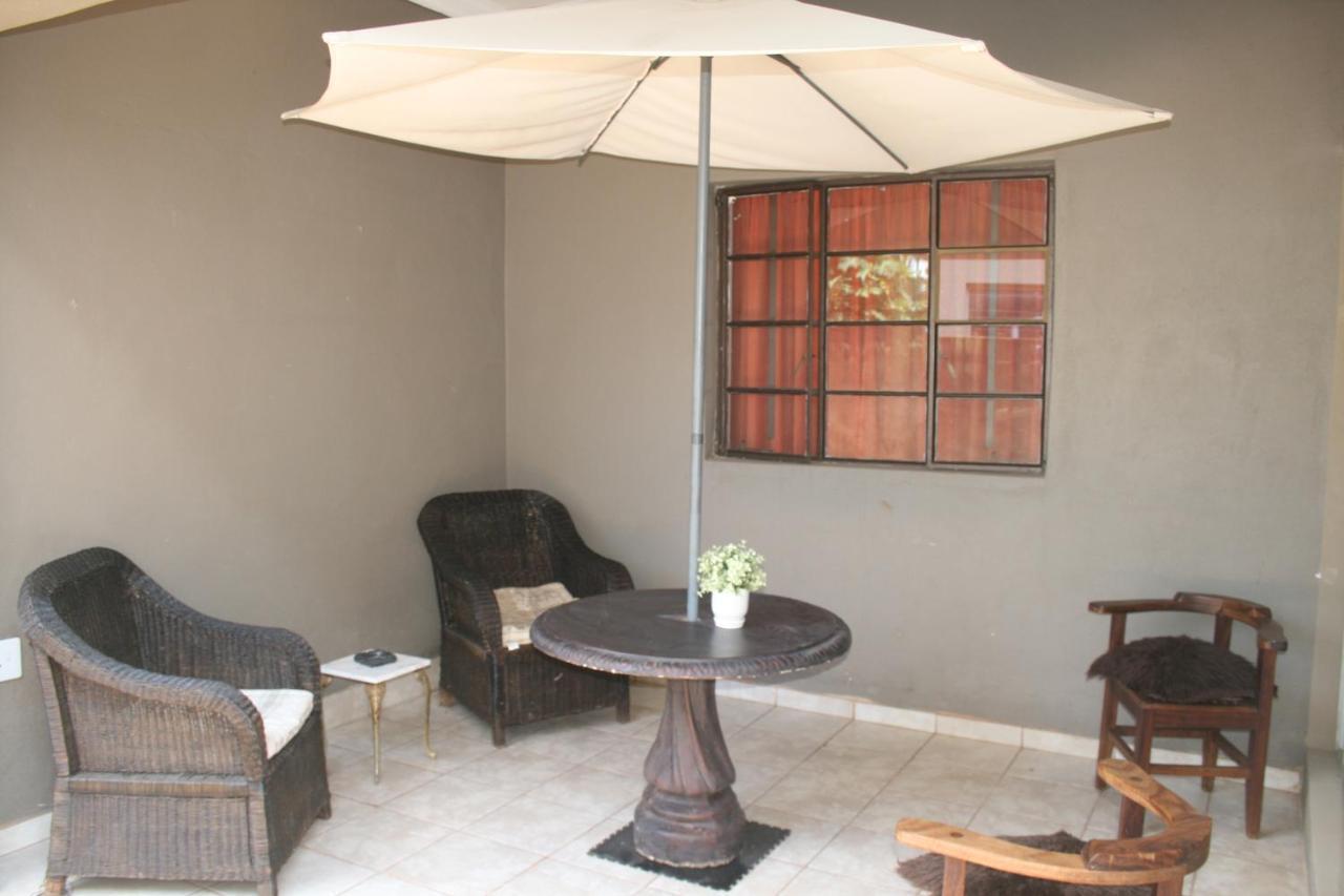 Douglas Villas Tzaneen Bagian luar foto