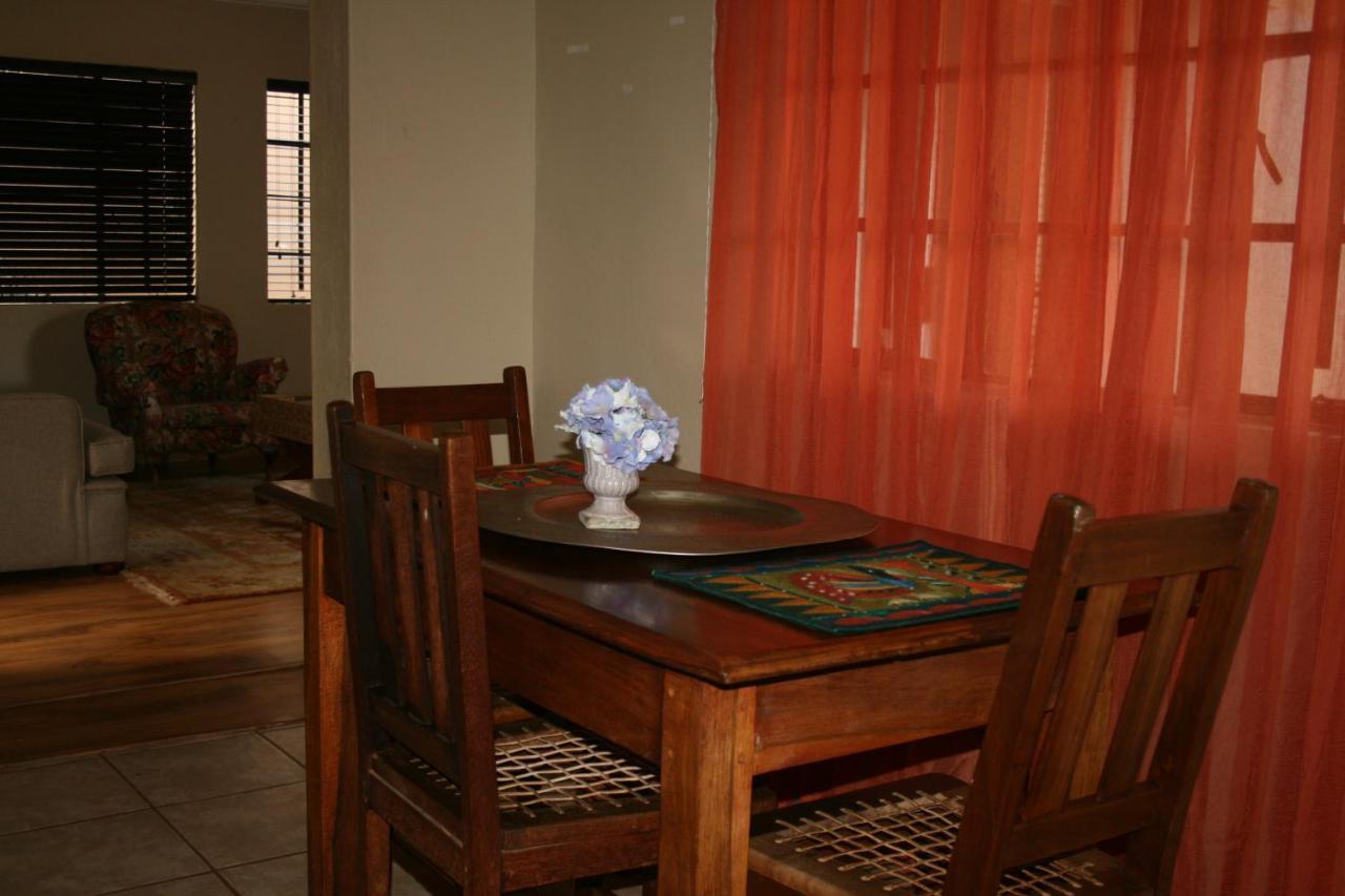 Douglas Villas Tzaneen Bagian luar foto